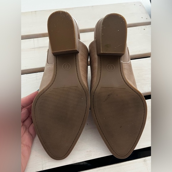 Universal Thread Mules - Picture 5 of 5